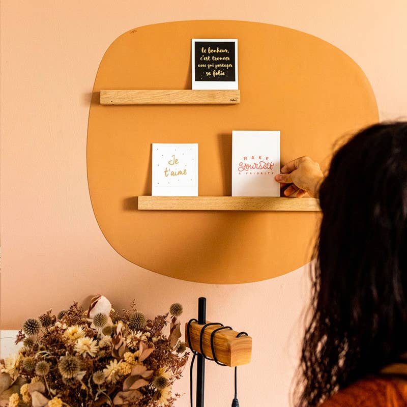 Magnetisk væghylde i træ – 30 cm